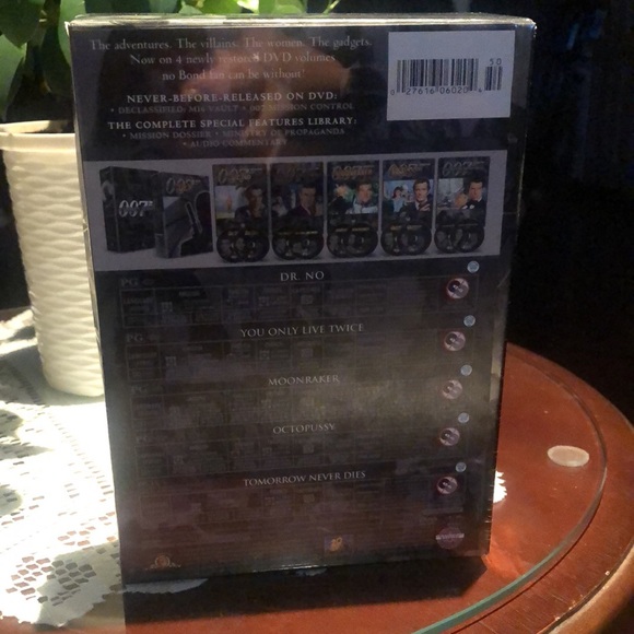 James Bond Ultimate Edition - Vol. 4 (DVD, 2006, 10-Disc Set)  NEW - Picture 3 of 5